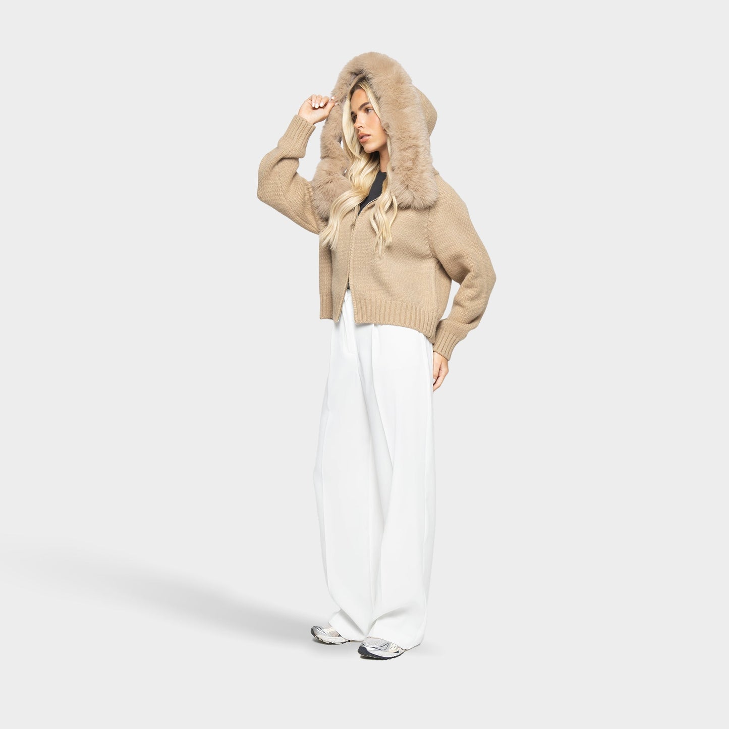 Cardigan Femme à Capuche avec Col en Fourrure